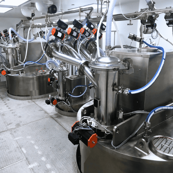 Pneumactic powder handling system in the pharma industry